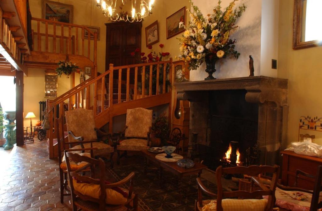 Bed and Breakfast Au Fond De La Cour Veyre-Monton Exteriér fotografie